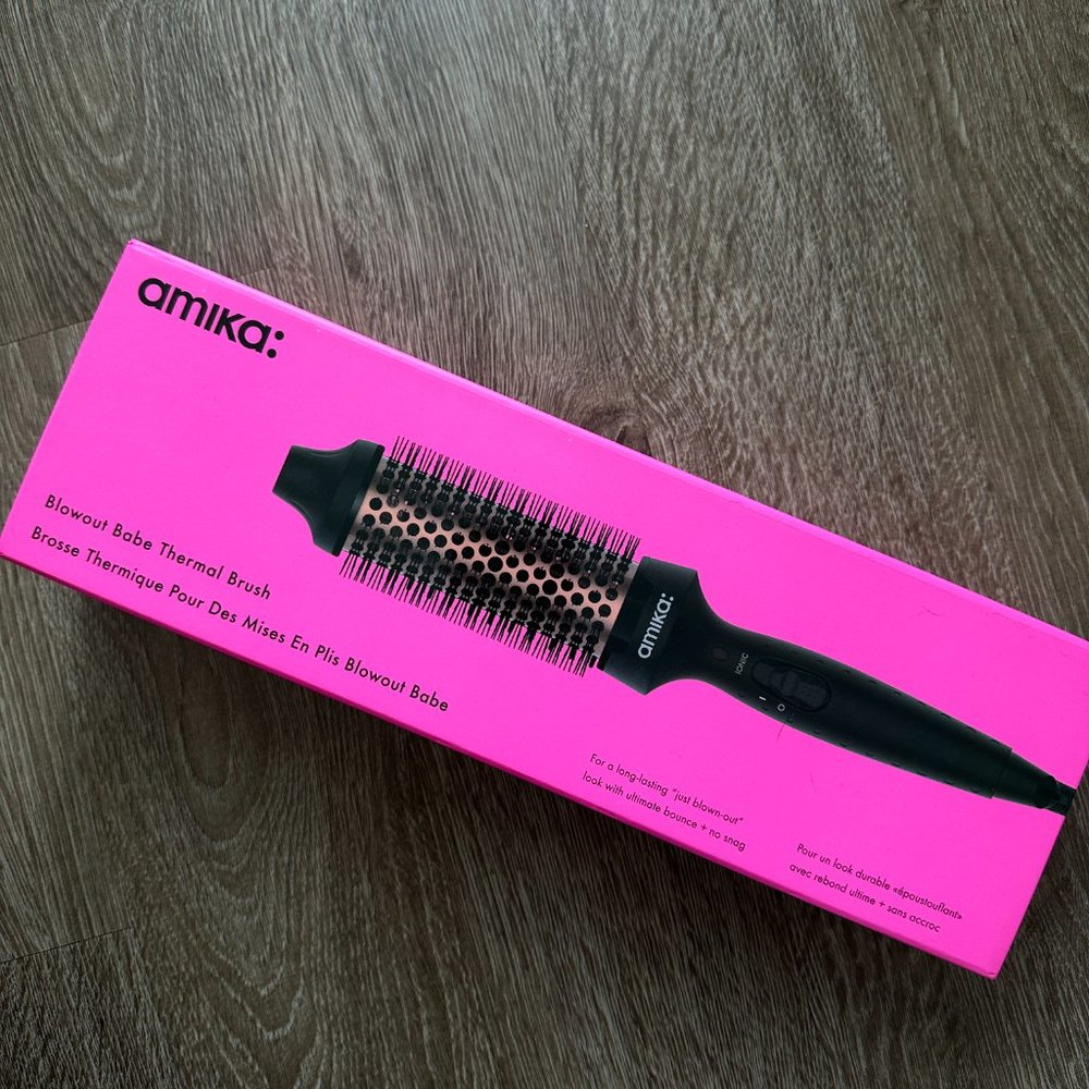 amika blowout babe thermal ionic hairbrush | NEW IN BOX
